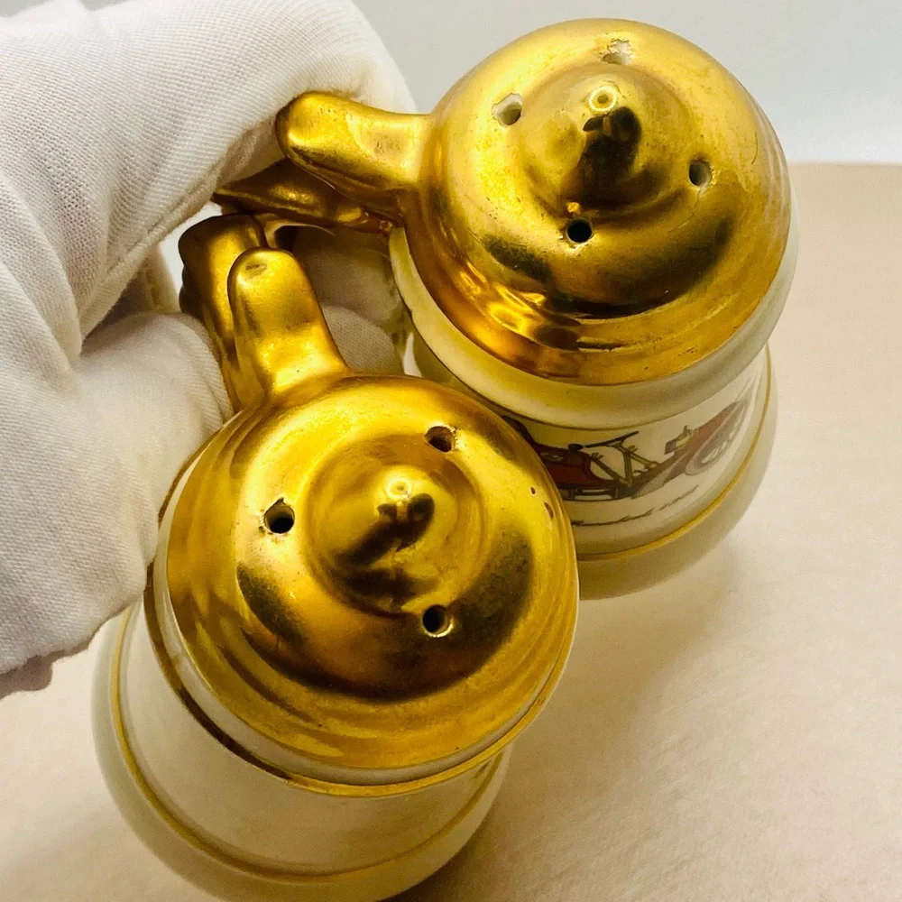 EUC Vintage Henry Ford Museum Car Salt & Pepper Shakers